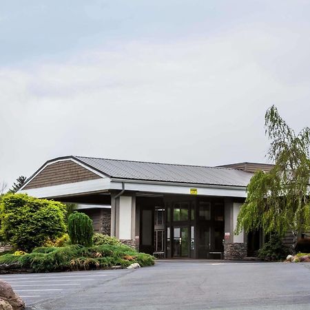 Ramada By Wyndham Rock Hill At Sullivan Center Exterior foto