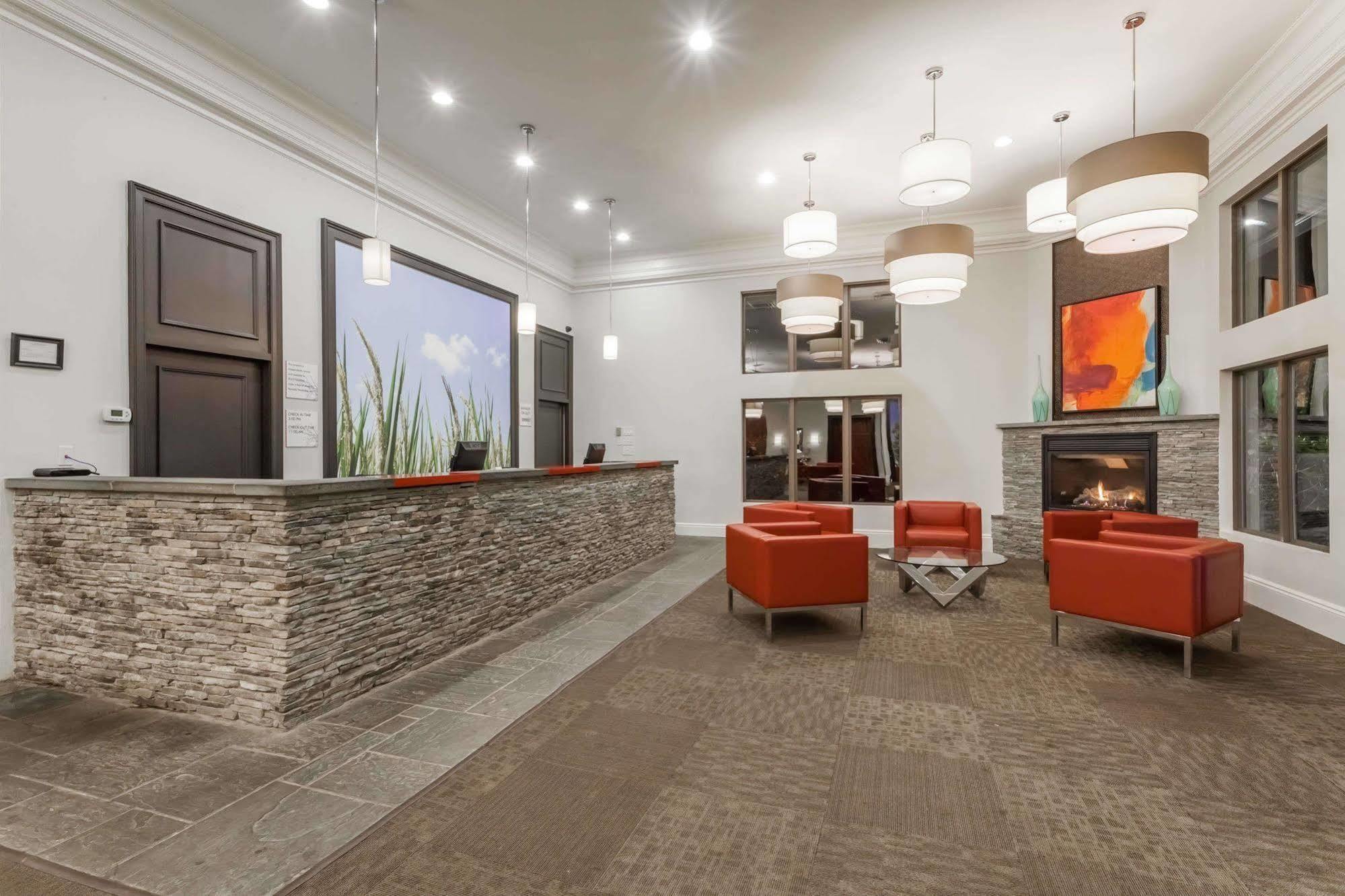 Ramada By Wyndham Rock Hill At Sullivan Center Exterior foto