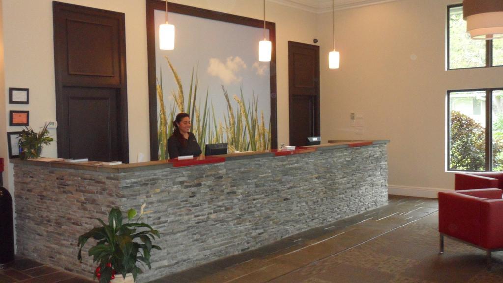 Ramada By Wyndham Rock Hill At Sullivan Center Exterior foto