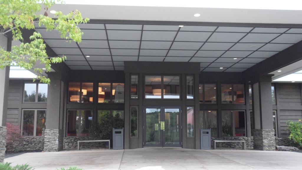 Ramada By Wyndham Rock Hill At Sullivan Center Exterior foto